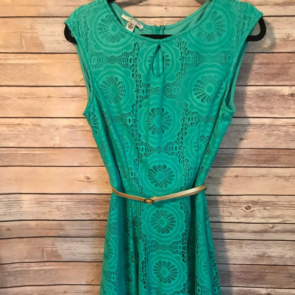 Beautiful teal lace sleeveless dress